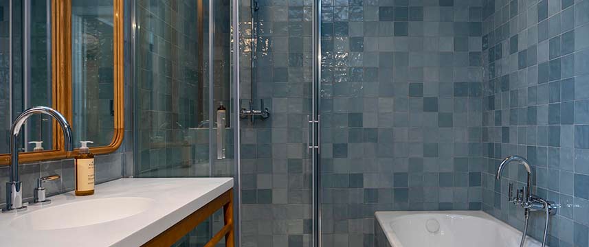 Hotel  Louvre Montana Bathroom